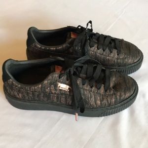 NWOT Puma Basket Black and Rose Gold Sneaker